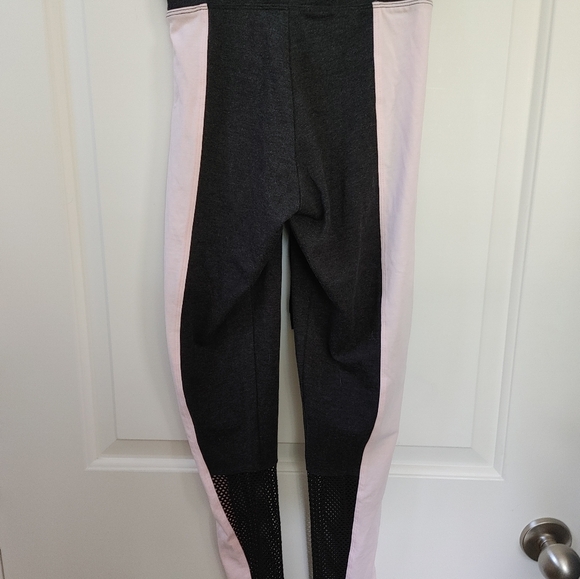 NWT PINK Yoga Leggings ~ Size XS - Picture 4 of 8